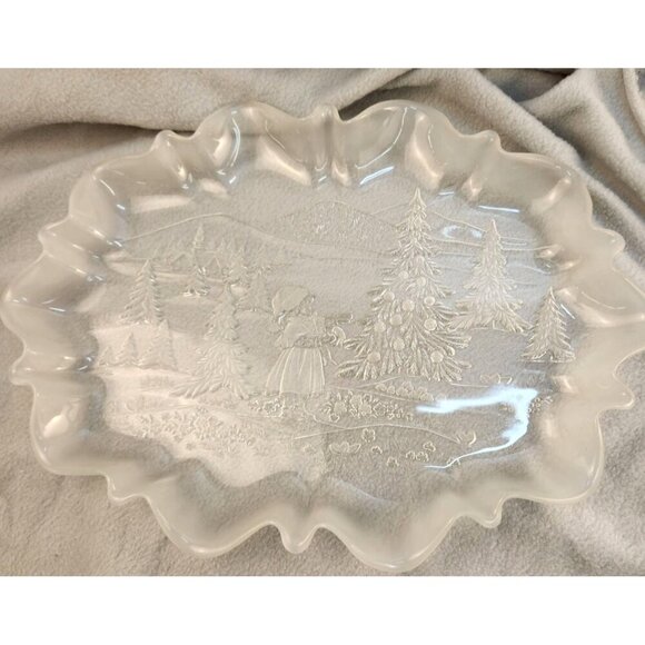 Mikasa Platter Clear Glass Ruffled Edge Serving Plate With Winter Scene Design - Picture 3 of 10